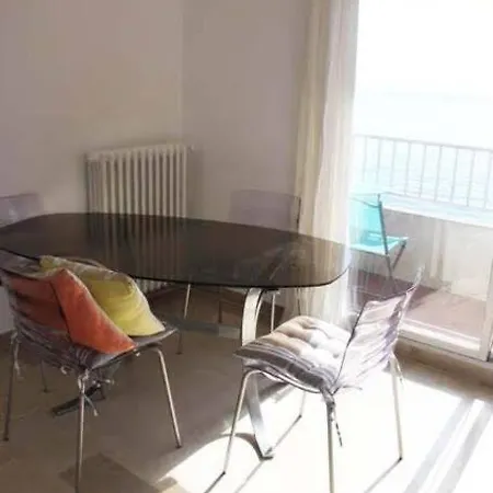 En Bord De Апартаменты