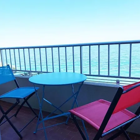 En Bord De Пьетранера