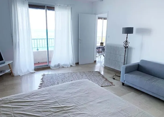 En Bord De Apartment Pietranera
