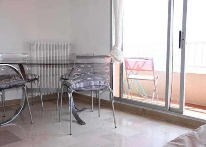 En Bord De Apartment *