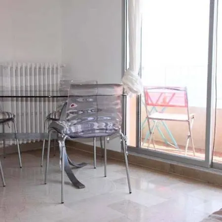 En Bord De Appartement *
